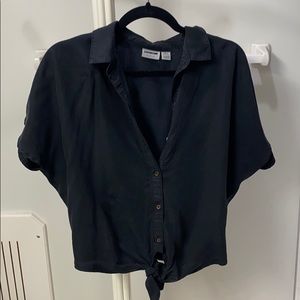 Noisy may black tie up